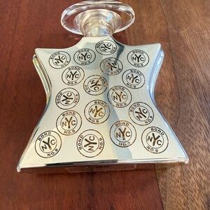 Genuine Bond No. 9 Signature Scent in the iconic silver star-shaped bottle